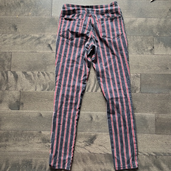 Straight leg jeans, red strips that hugs the body nicely. Best suited below 5’5 - Picture 3 of 3